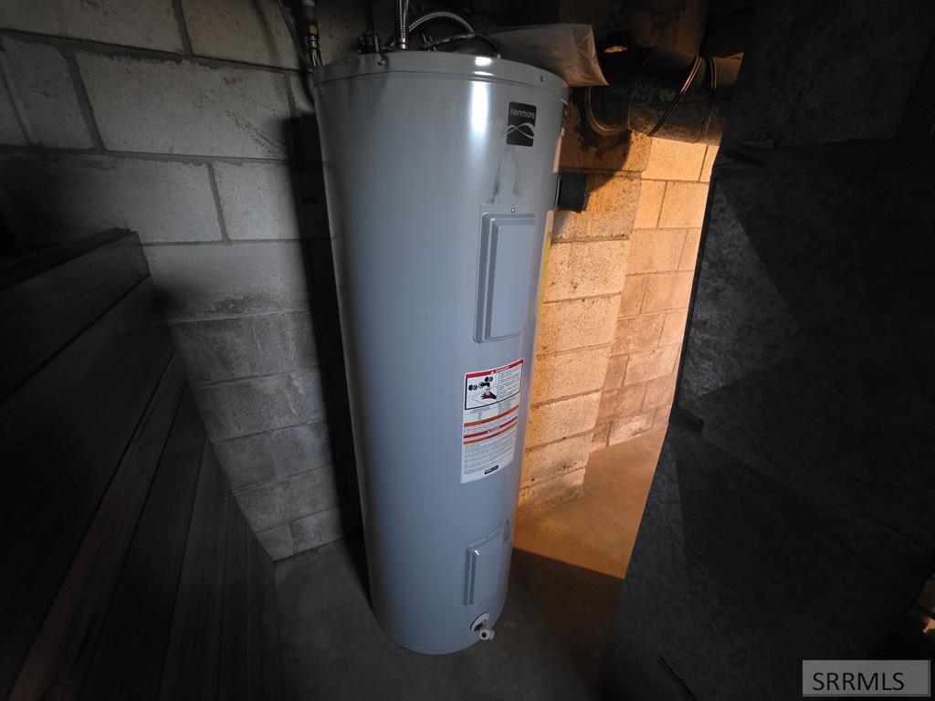 6850 S 2000 W Property Photo 57