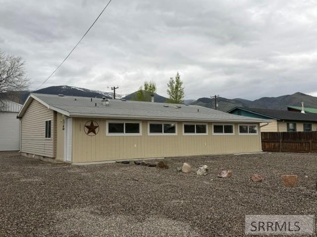 805 E Lemhi Avenue Property Photo 1