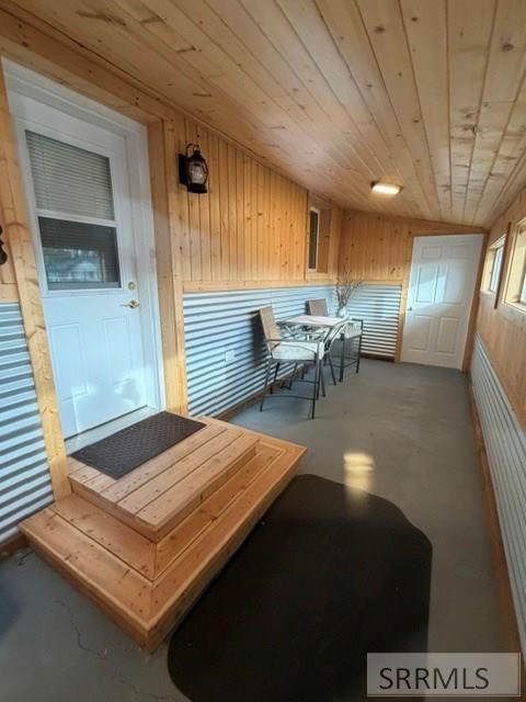 805 E Lemhi Avenue Property Photo 4