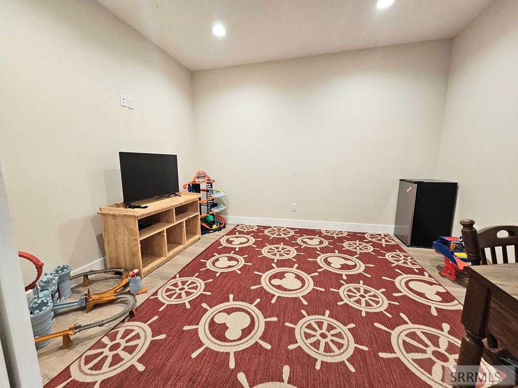 665 Hollow Drive Property Photo 26