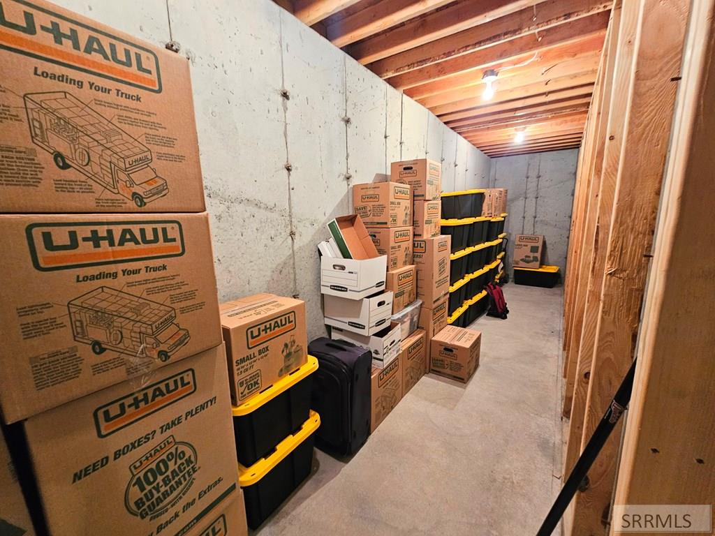665 Hollow Drive Property Photo 29