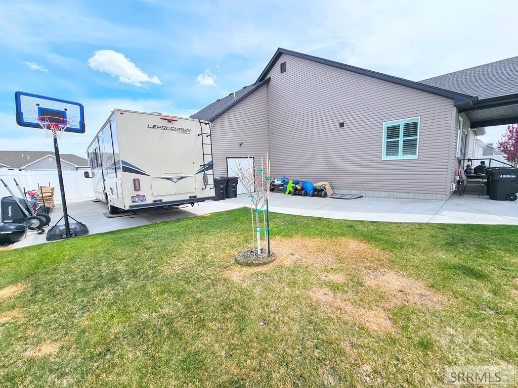 665 Hollow Drive Property Photo 42
