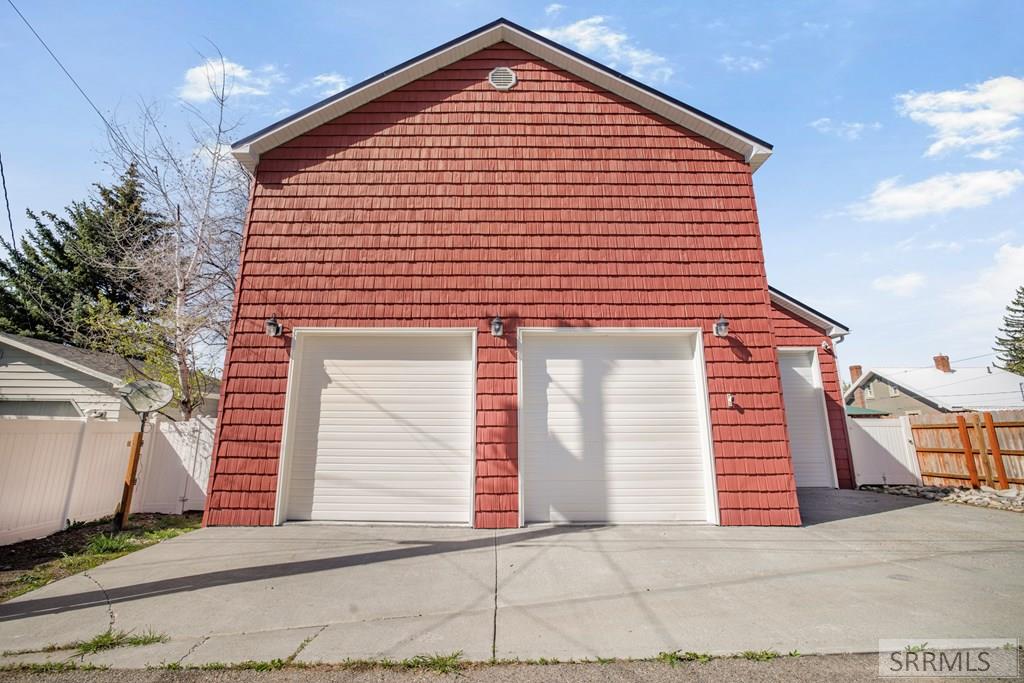 528 10th Street Property Photo 8