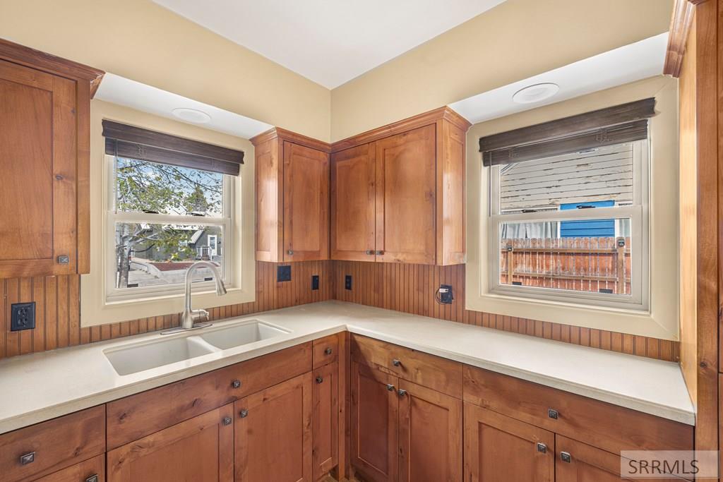 528 10th Street Property Photo 18