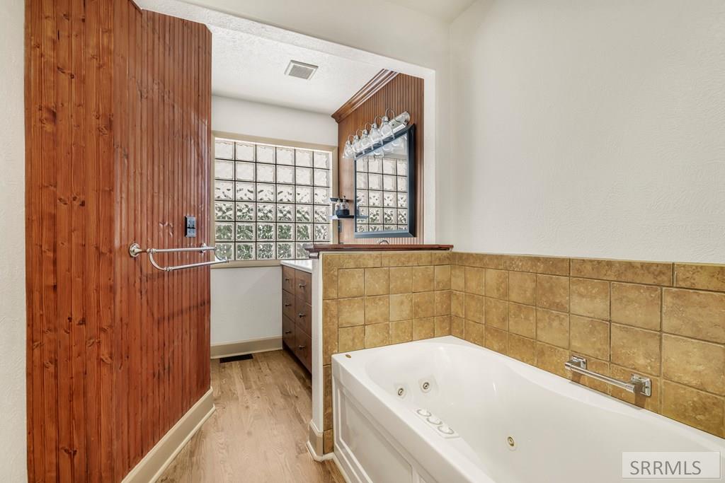 528 10th Street Property Photo 27