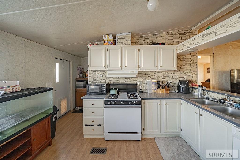 1555 Canyon Avenue Property Photo 8