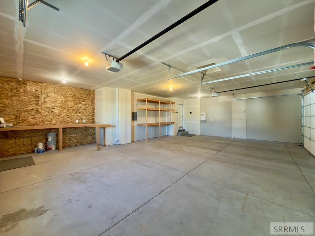 1205 Angela St Property Photo 38