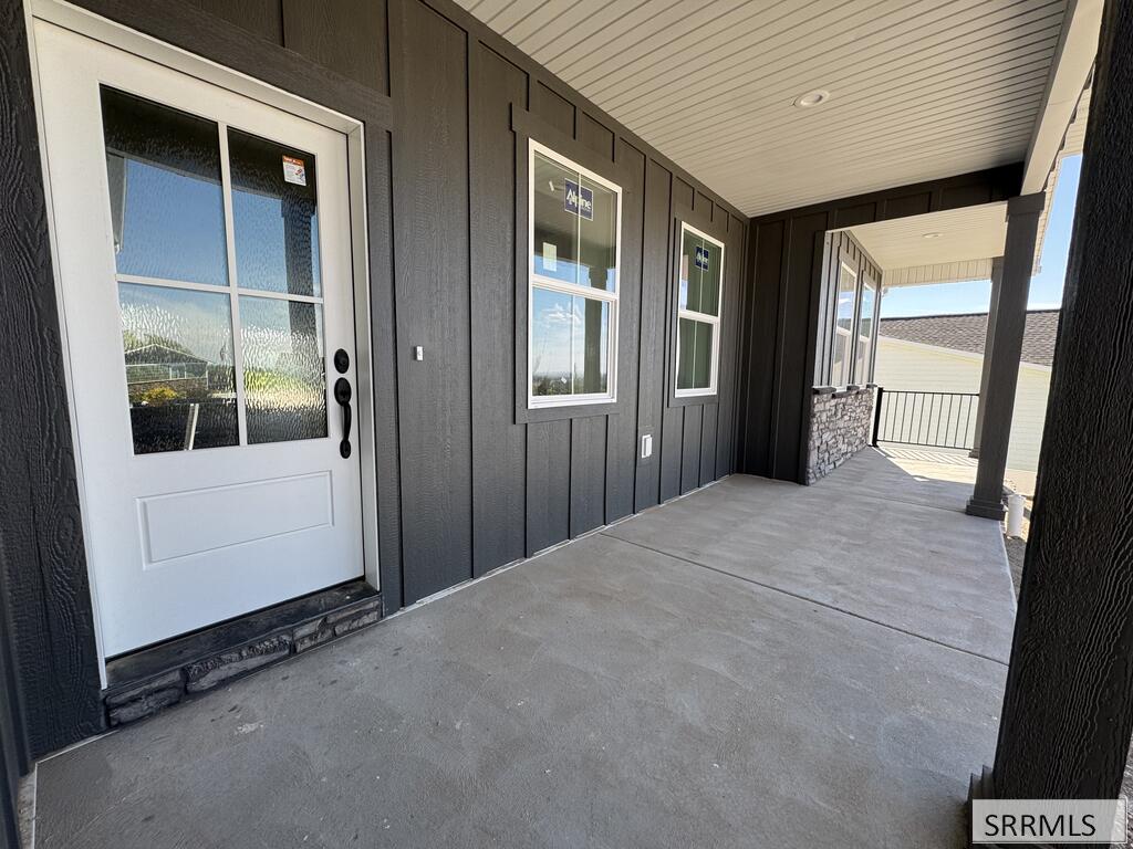 6540 Crown Crescent Property Photo 4