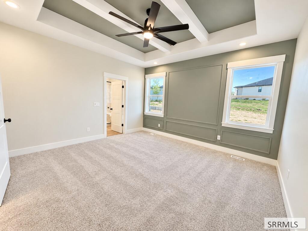 6540 Crown Crescent Property Photo 4