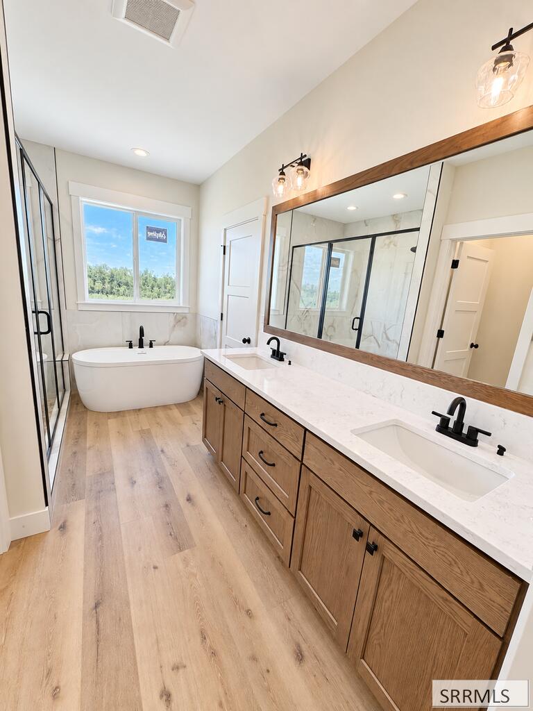 6540 Crown Crescent Property Photo 5