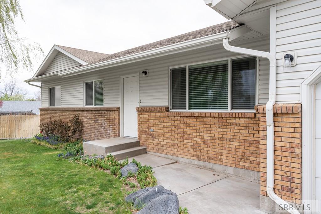 972 Bluebird Place Property Photo 4