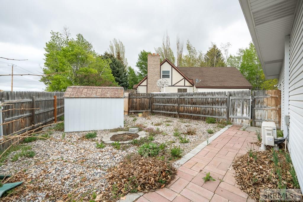 972 Bluebird Place Property Photo 9