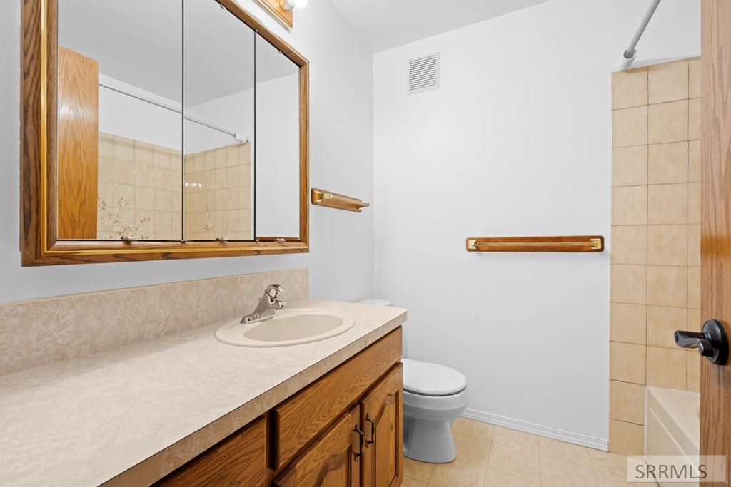 972 Bluebird Place Property Photo 13