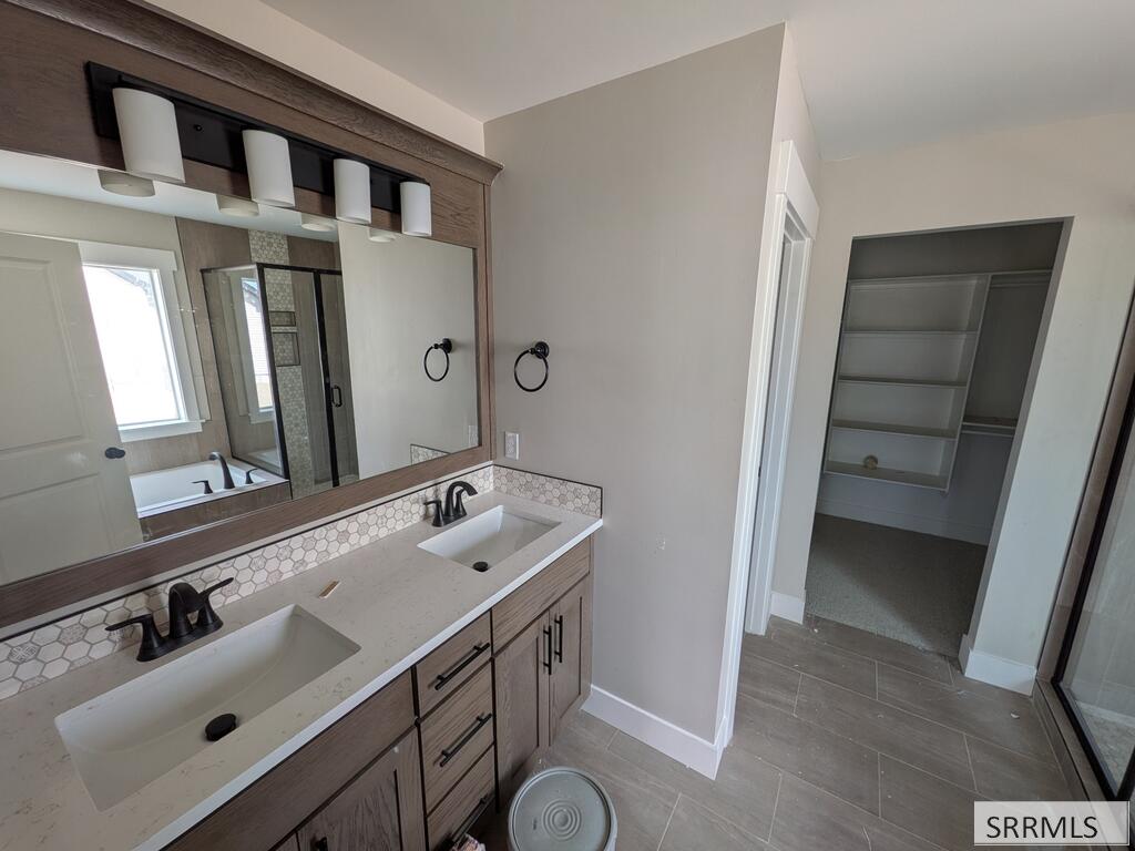 681 Glacier Ave Property Photo 5