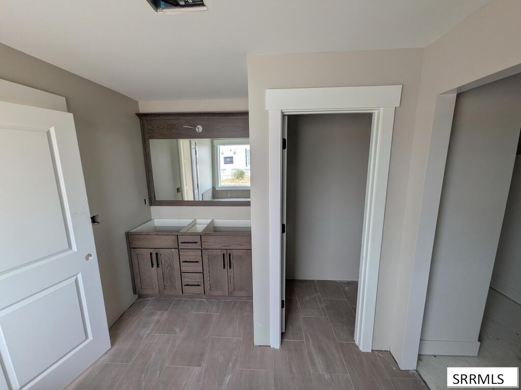 681 Glacier Ave Property Photo 7