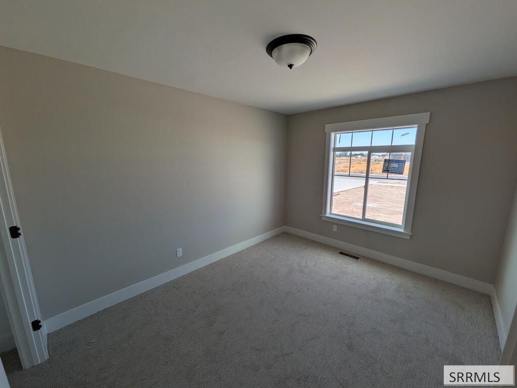 681 Glacier Ave Property Photo 14
