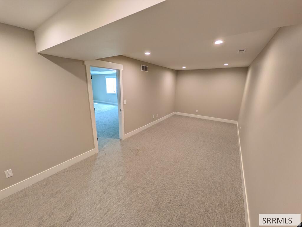 681 Glacier Ave Property Photo 21