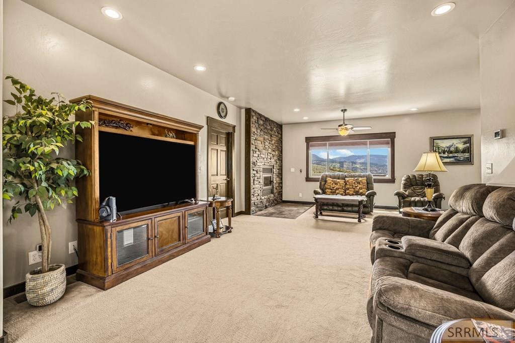 1060 Elk Ridge Drive Property Photo 8