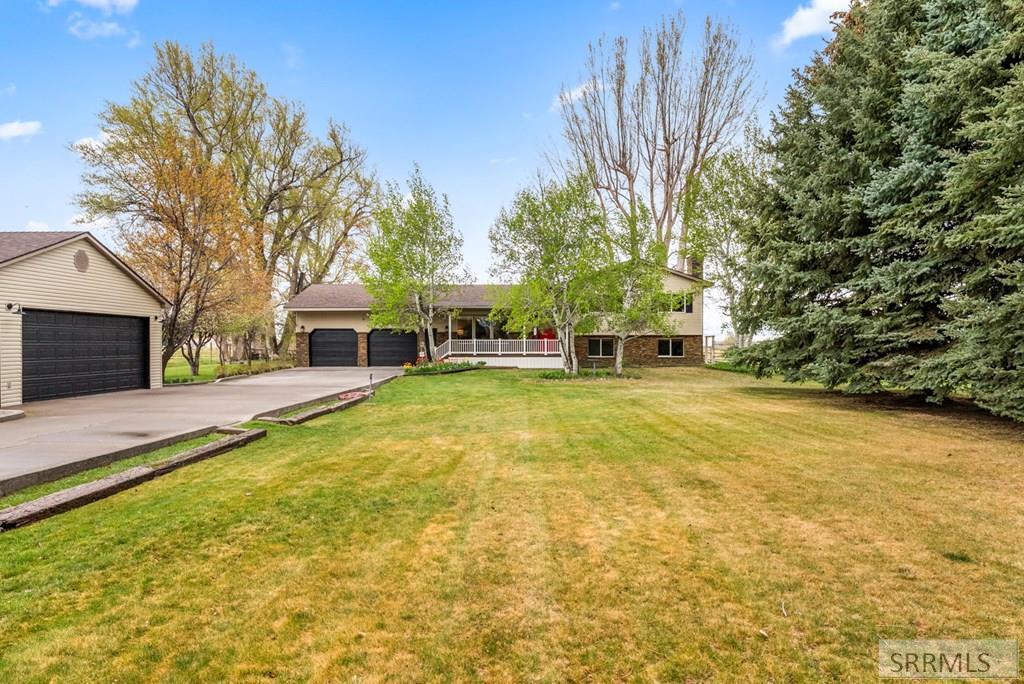 4572 E 75 N Property Photo 1
