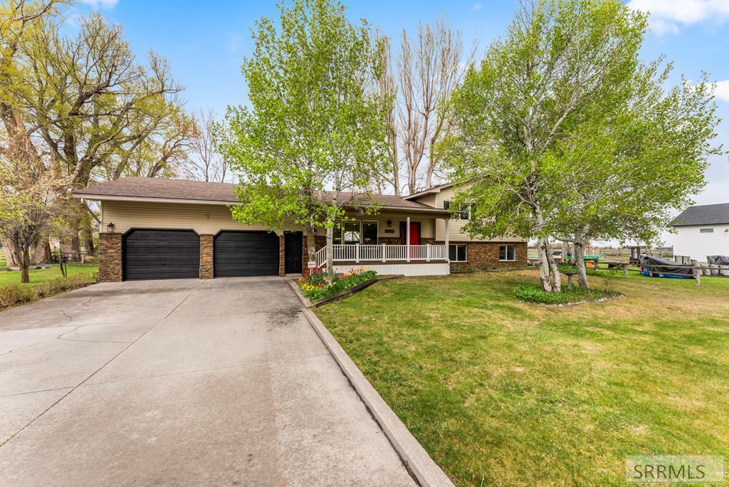 4572 E 75 N Property Photo 2