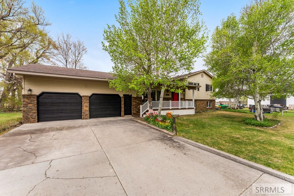 4572 E 75 N Property Photo 13
