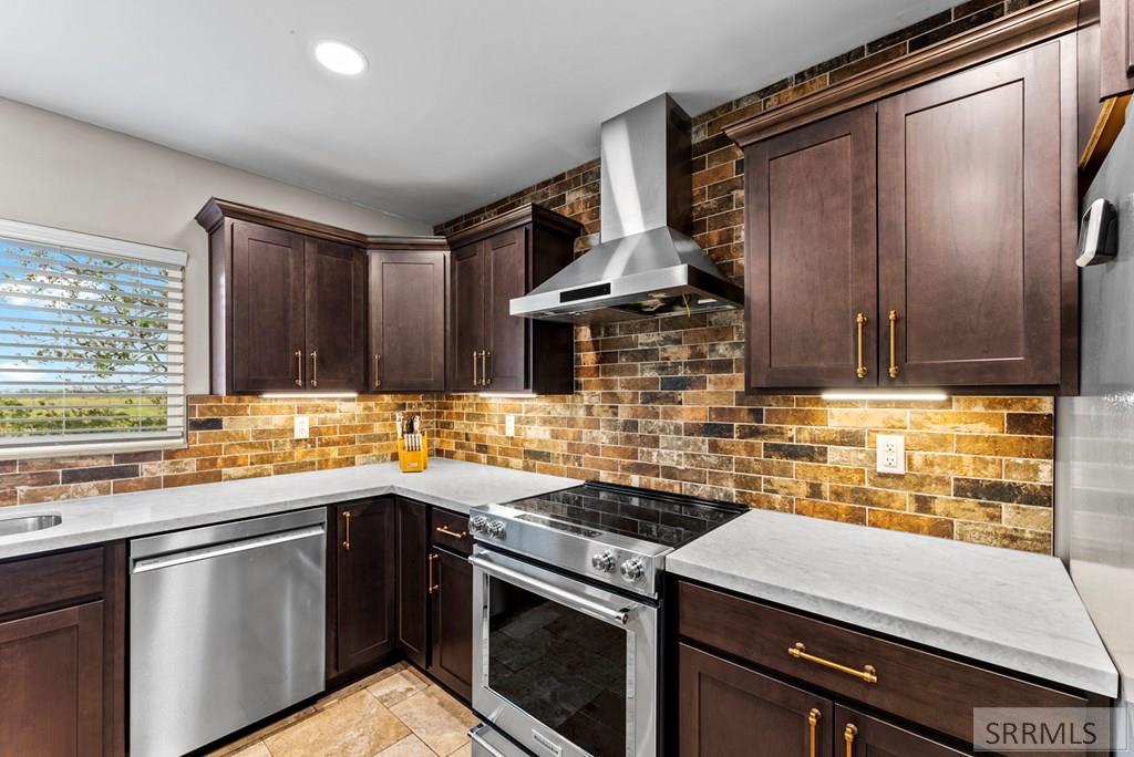 4572 E 75 N Property Photo 18