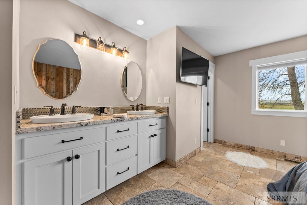 4572 E 75 N Property Photo 22