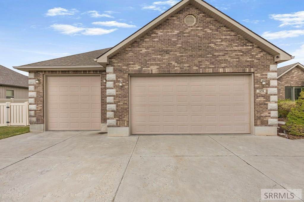 126 Stillwater Drive Property Photo 4