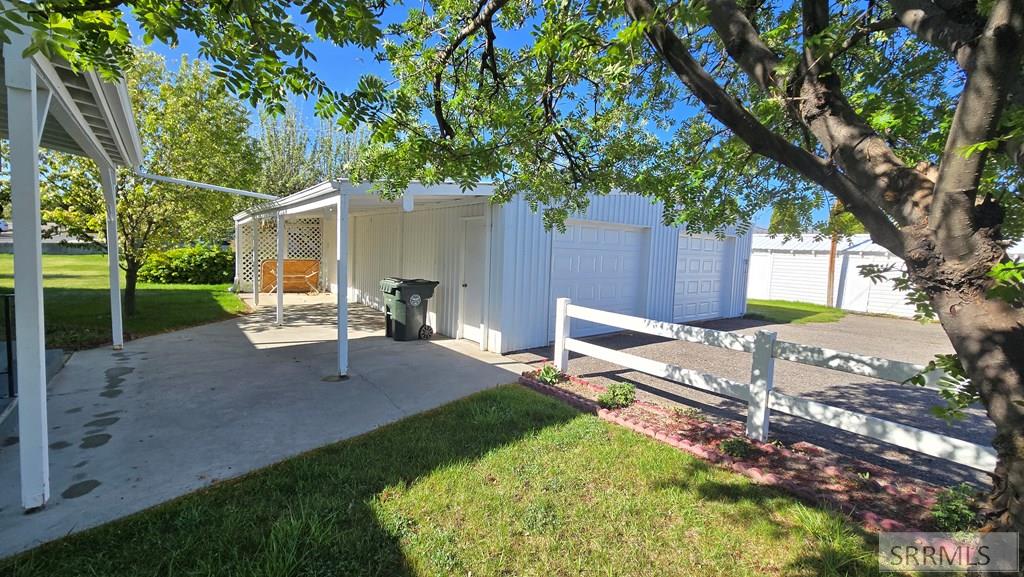 441 Cedar Street Property Photo 4