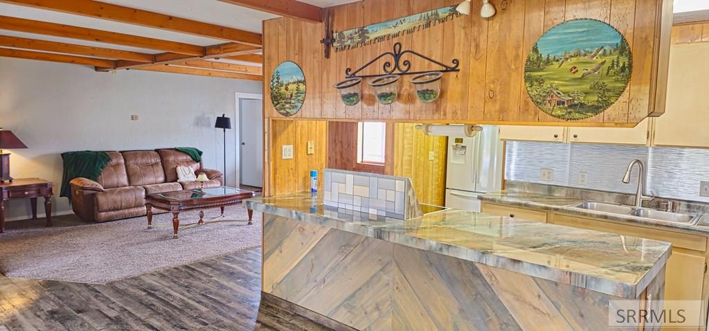 2185858 Property Photo 8