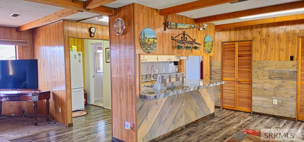 2185858 Property Photo 27