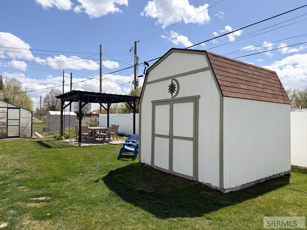 464 E 19th Street Property Photo 45
