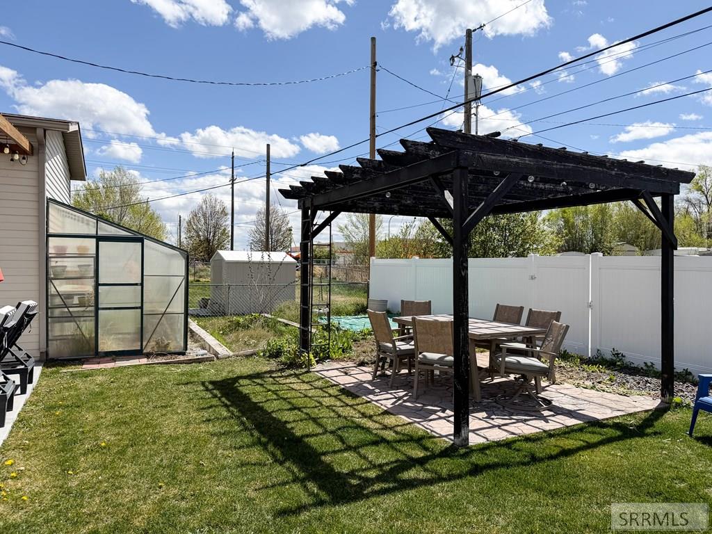 464 E 19th Street Property Photo 46