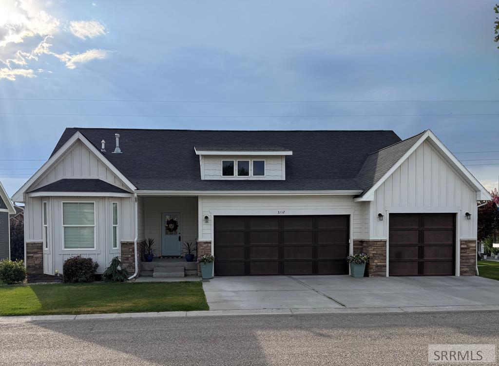 3112 S Chartwell Gardens Property Photo 1