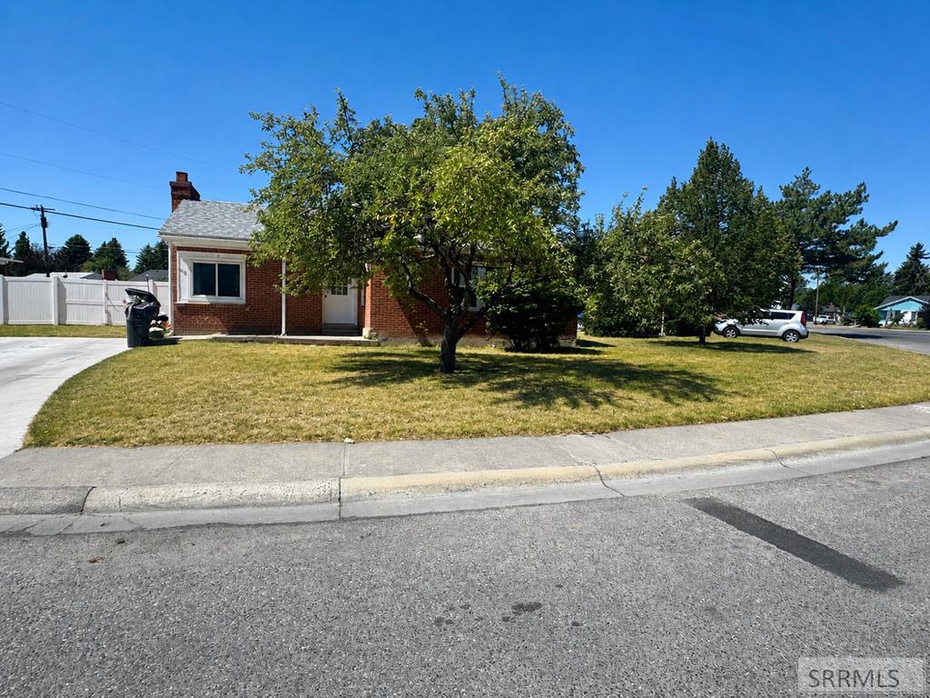 108 Horrocks Drive Property Photo 1