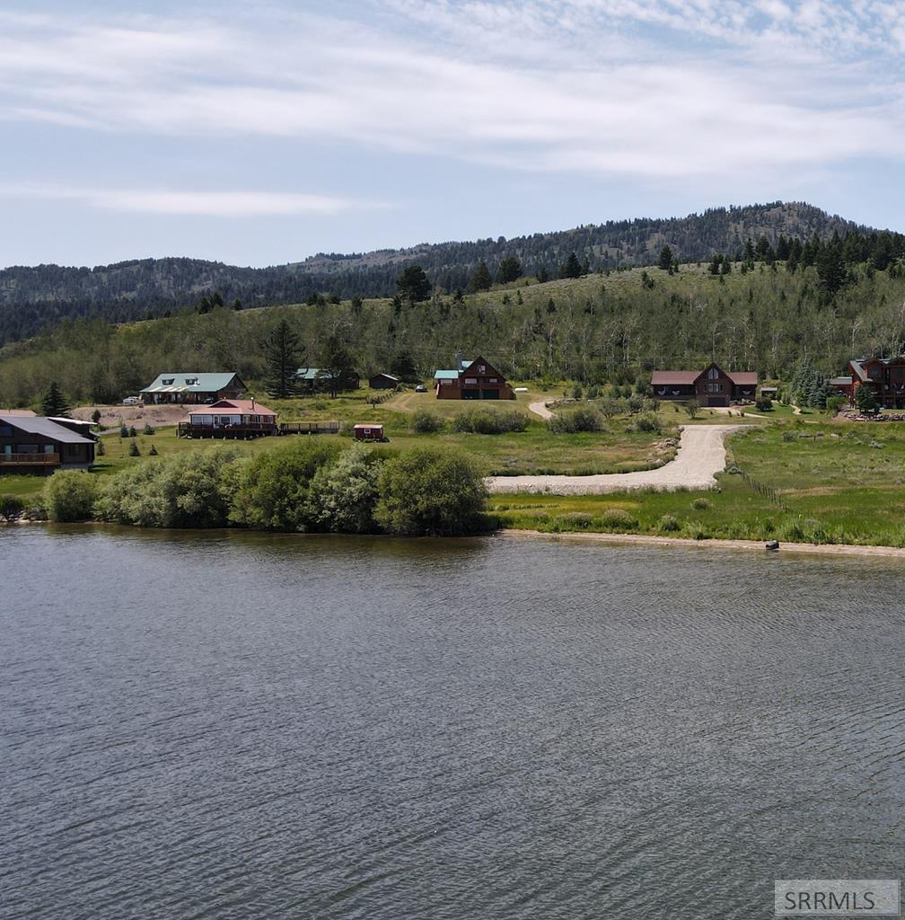 5410 Henrys Lake Road Property Photo 7
