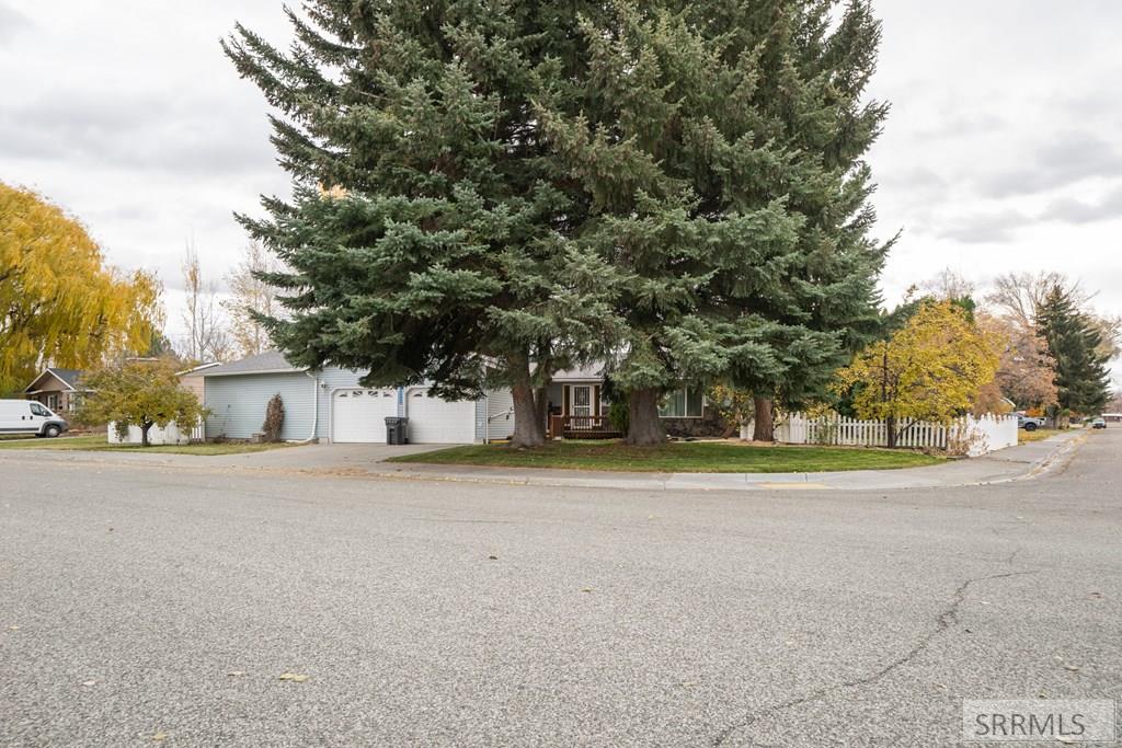 1795 Olympia Drive Property Photo 4