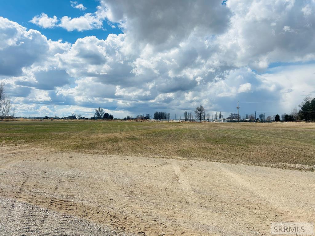 L7 B1 N 330 N Property Photo 6