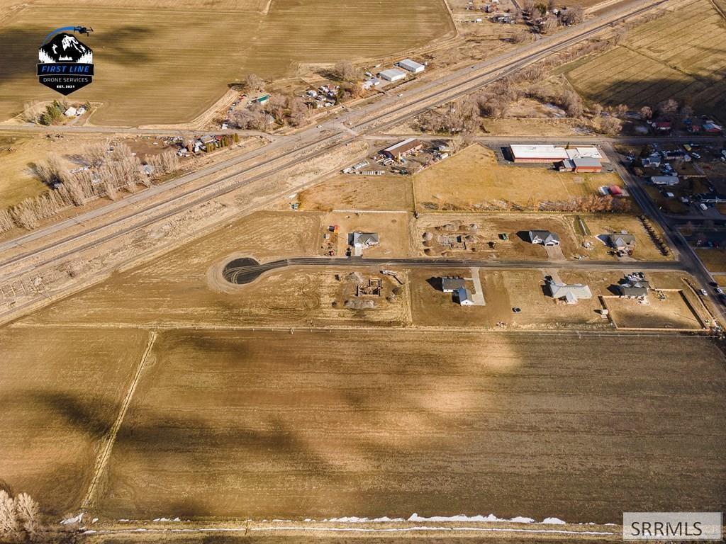 L7 B1 N 330 N Property Photo 9