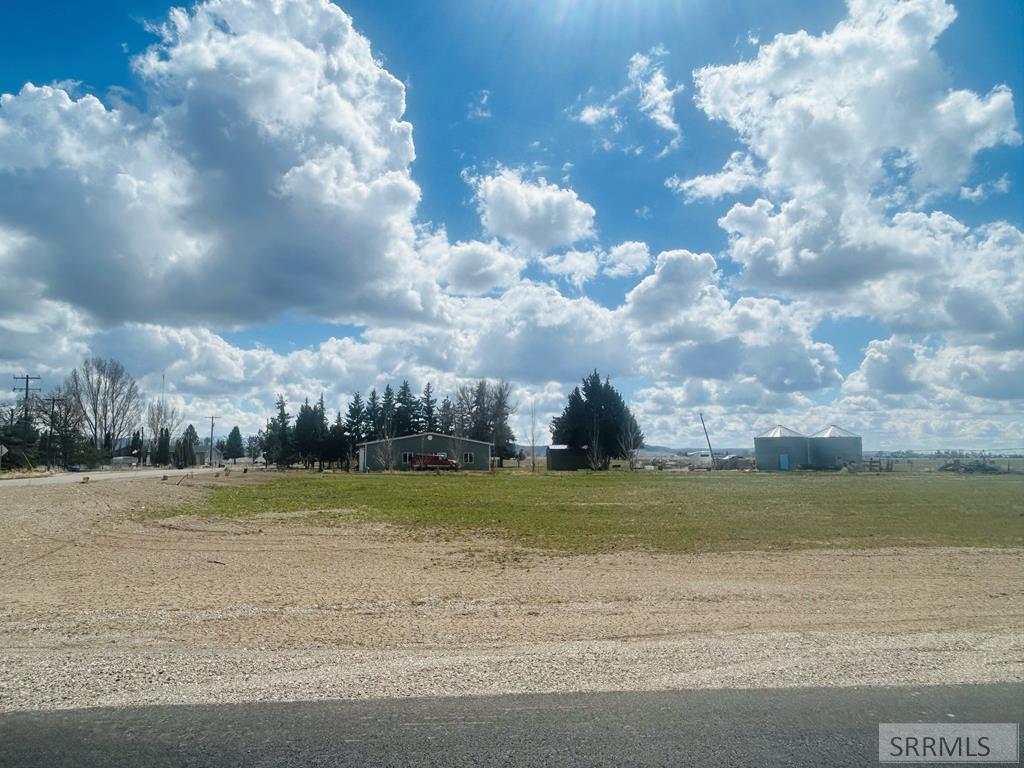L12 B1 330 N Property Photo 1