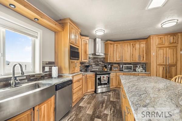2453 S 1000 E Property Photo 9