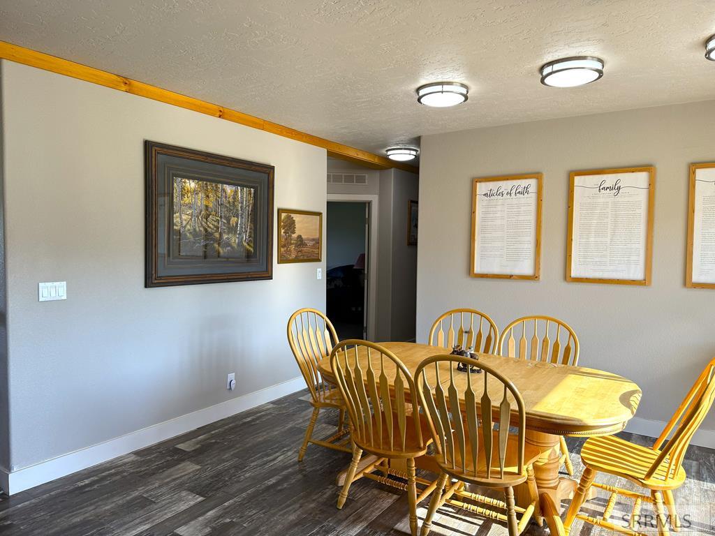 2453 S 1000 E Property Photo 10