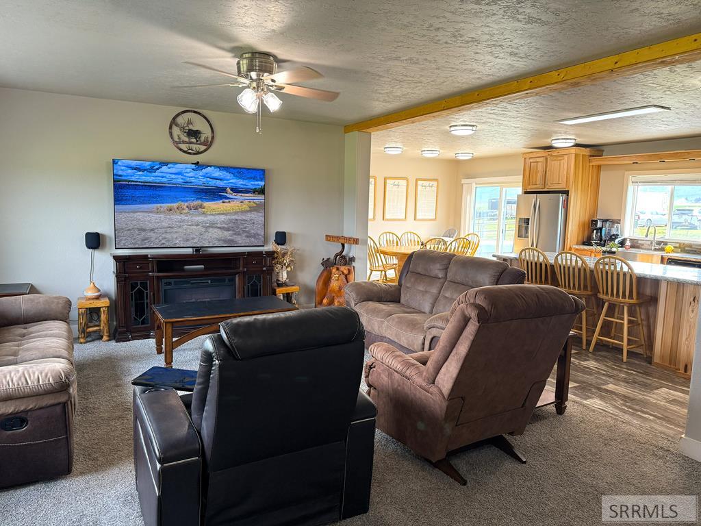 2453 S 1000 E Property Photo 14