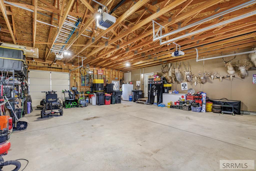 2453 S 1000 E Property Photo 29