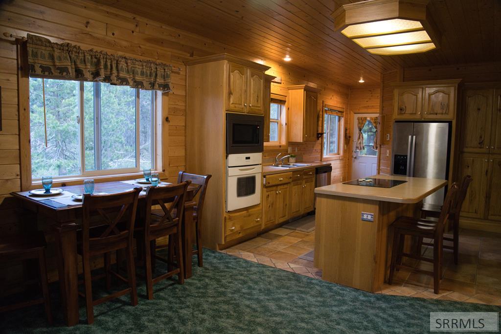 3496 Spruce Lane Property Photo 7