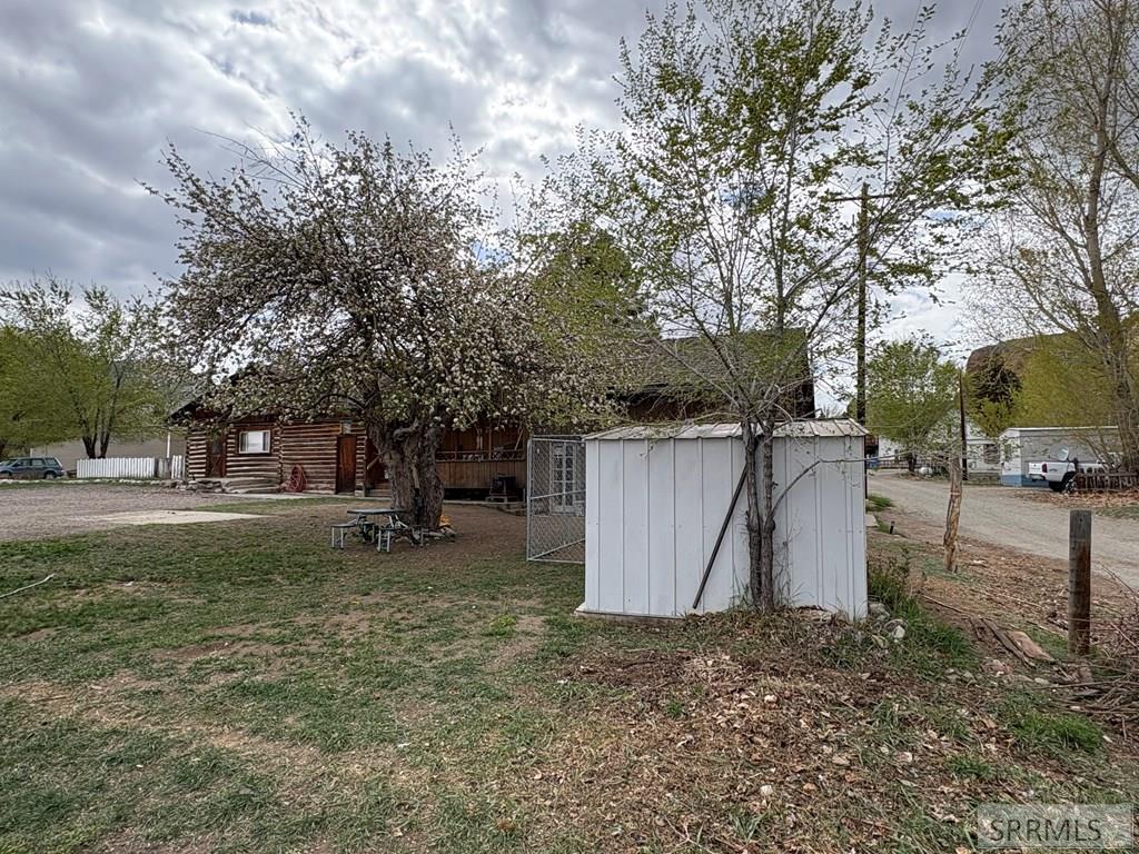 520 E Main Street Property Photo 6