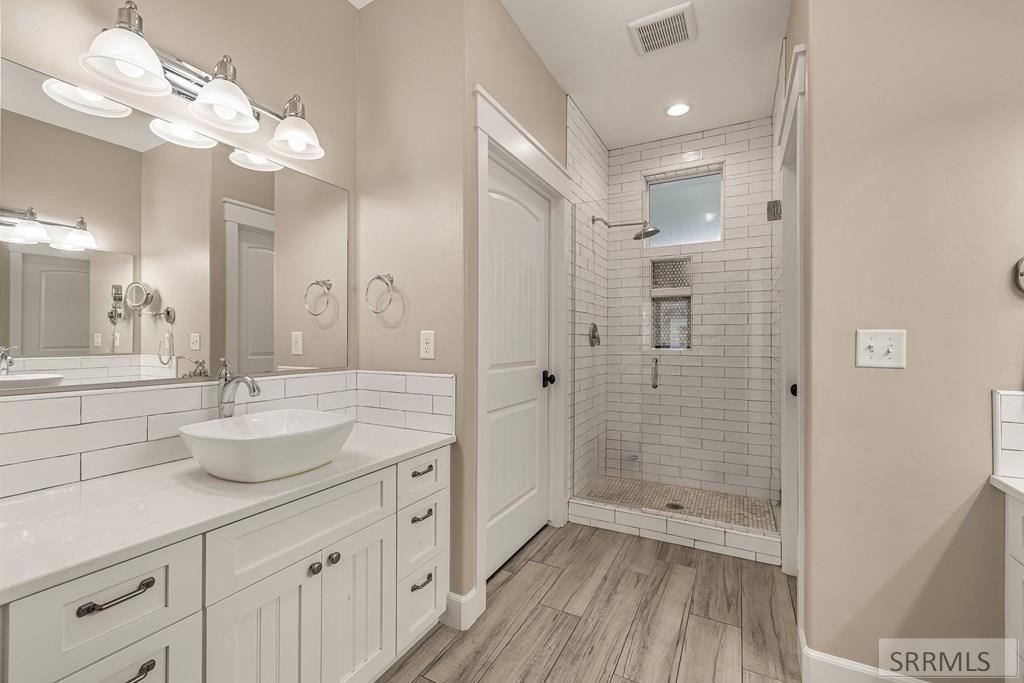 172 Charles Place Property Photo 15