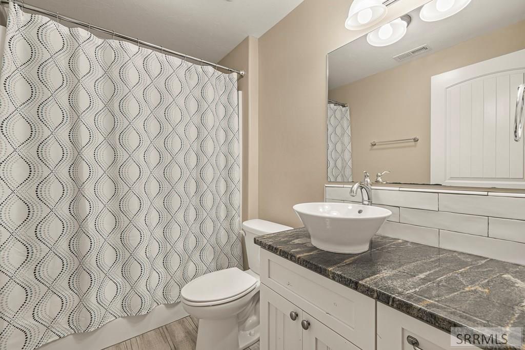 172 Charles Place Property Photo 28