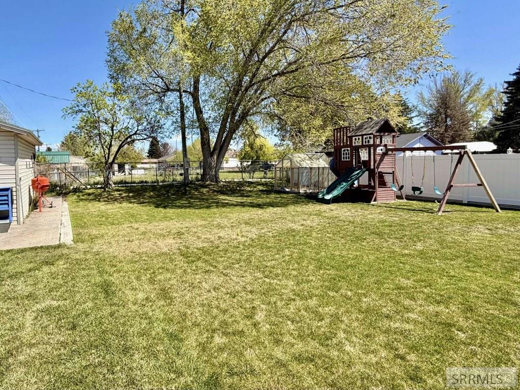 560 Lena Lane Property Photo 20