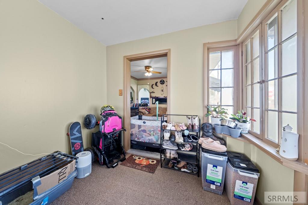 406 1st W Property Photo 5